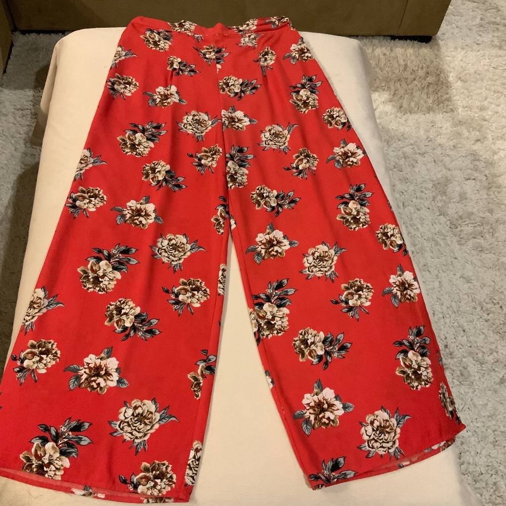 Live to be Spoiled Red Floral L Wide leg Pants Lightweight Coastal Cottagecore